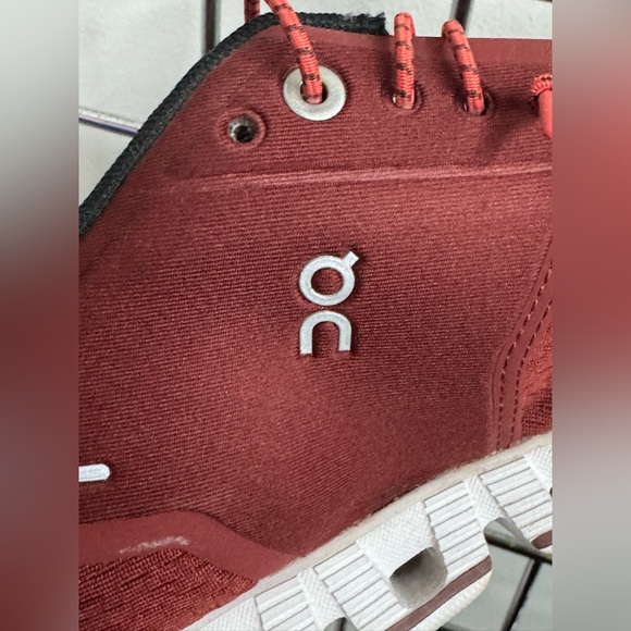 ON RUNNING W CLOUD Sneakers in Ruby Colorway women’s size 7.5 - Picture 7 of 11